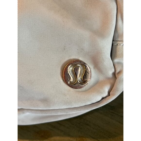 Lululemon Everywhere Belt Bag Light Cream Nylon Adjustable Strap - Picture 3 of 9